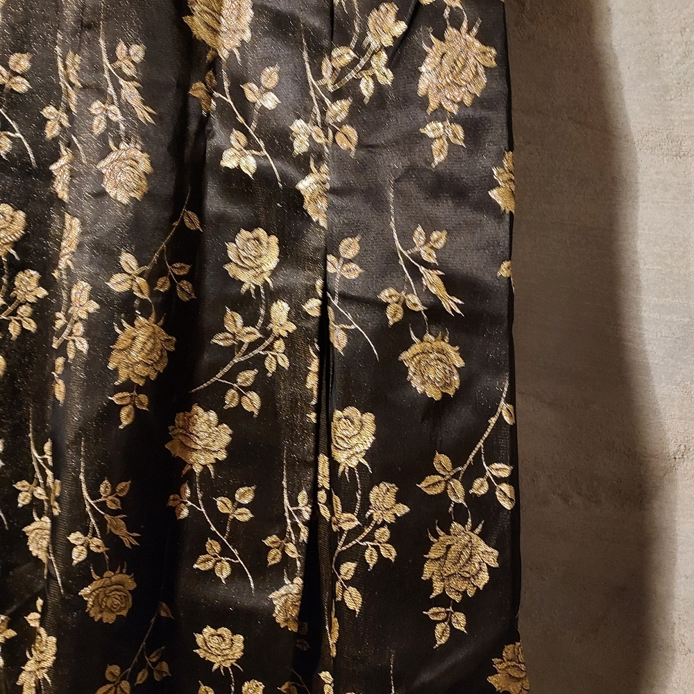Vintage 40's classic brocade dress w/ keyhole neck & metallic gold roses - Picture 11 of 16
